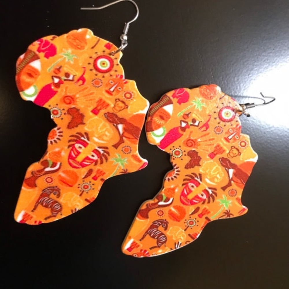 Earring shaped like Africa